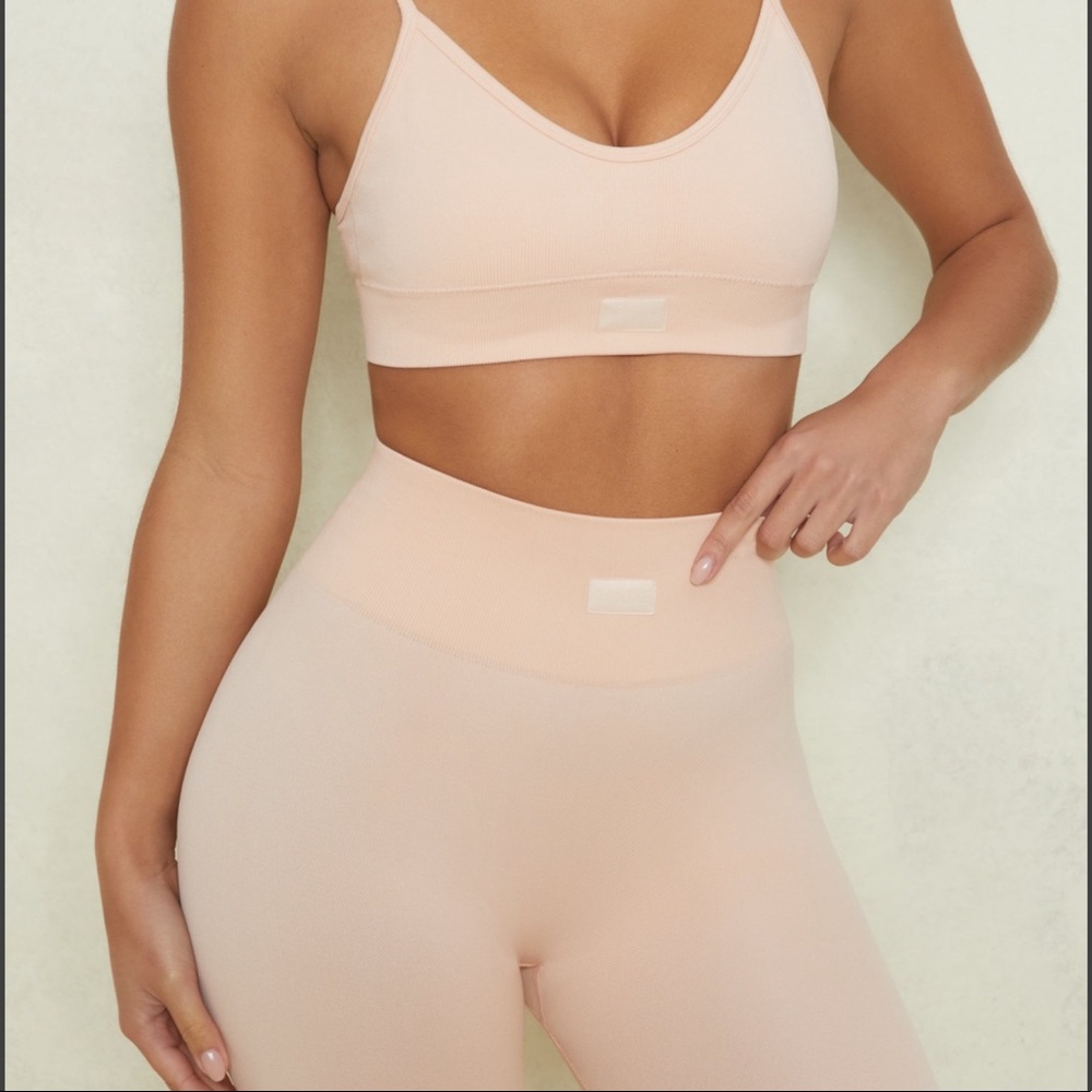 Bo+tee set of leggings and sports bra in color blush